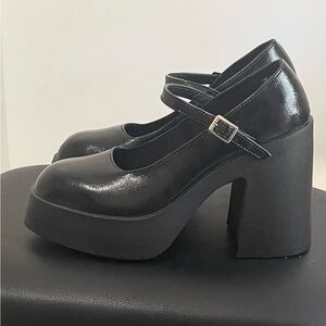 ASOS DESIGN Black Chunky high heeled Mary-Jane 6